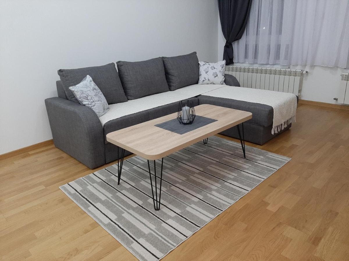 Apartman Viaggio Сремська Митровиця Екстер'єр фото